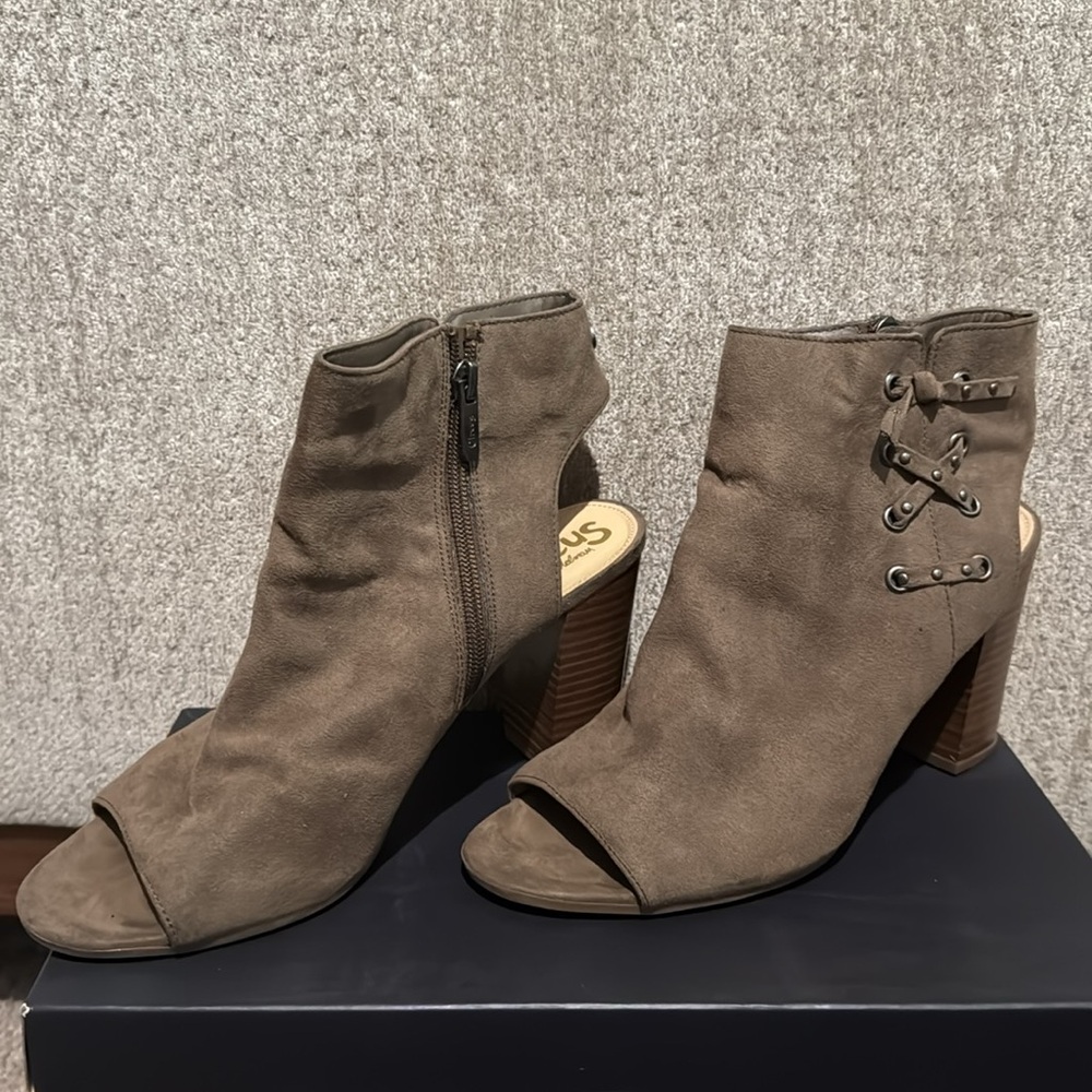 Circus by Sam Edelman Brown Ankle Boots - Picture 2 of 5